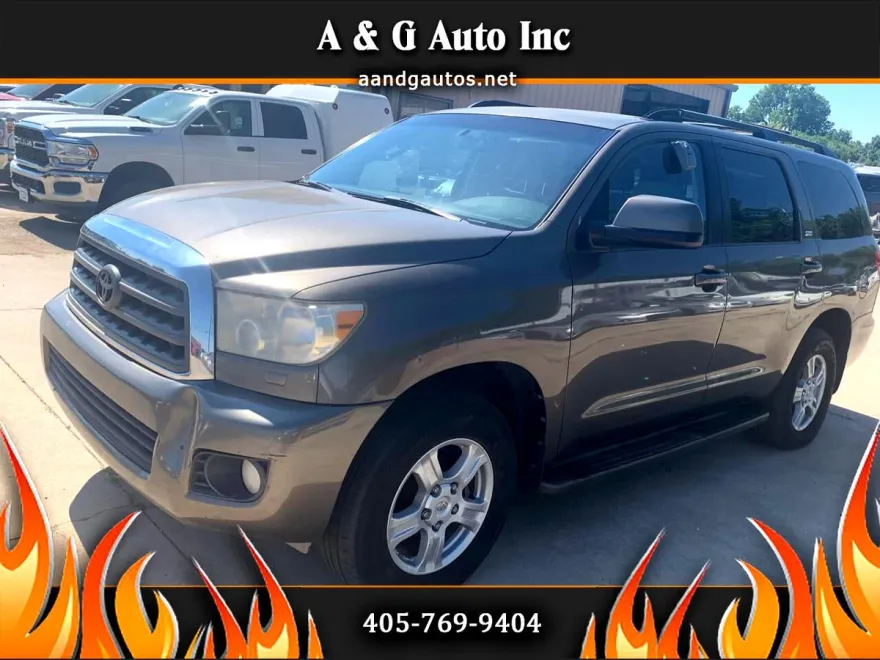 2010 Toyota Sequoia SR5 photo 1