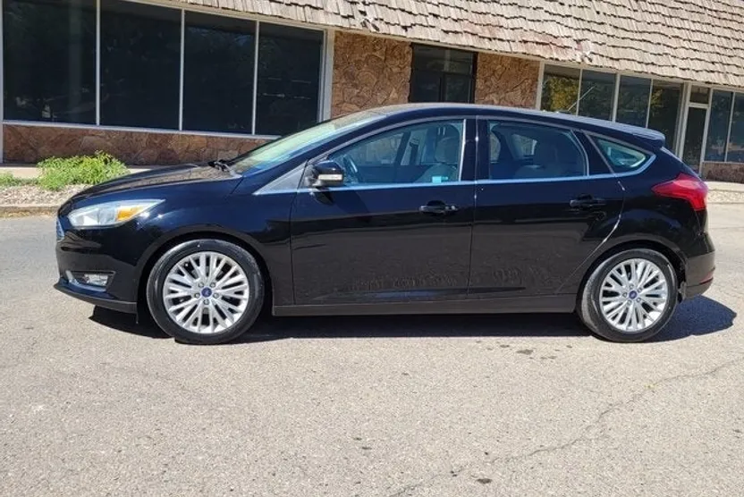2016 Ford Focus Titanium photo 1