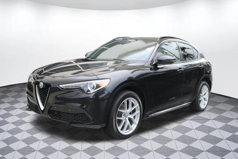 2020 Alfa Romeo Stelvio Ti Sport photo 1