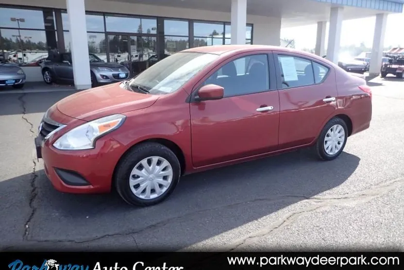 2019 Nissan Versa SV photo 1