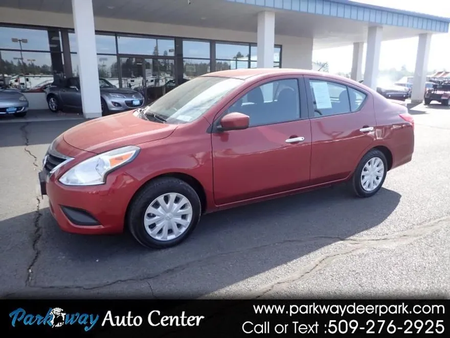 2019 Nissan Versa SV photo 1