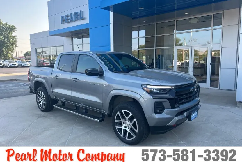 2023 Chevrolet Colorado Z71 photo 1