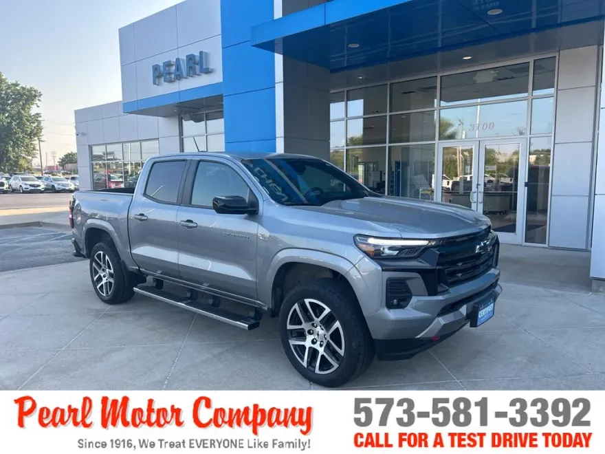 2023 Chevrolet Colorado Z71 photo 1