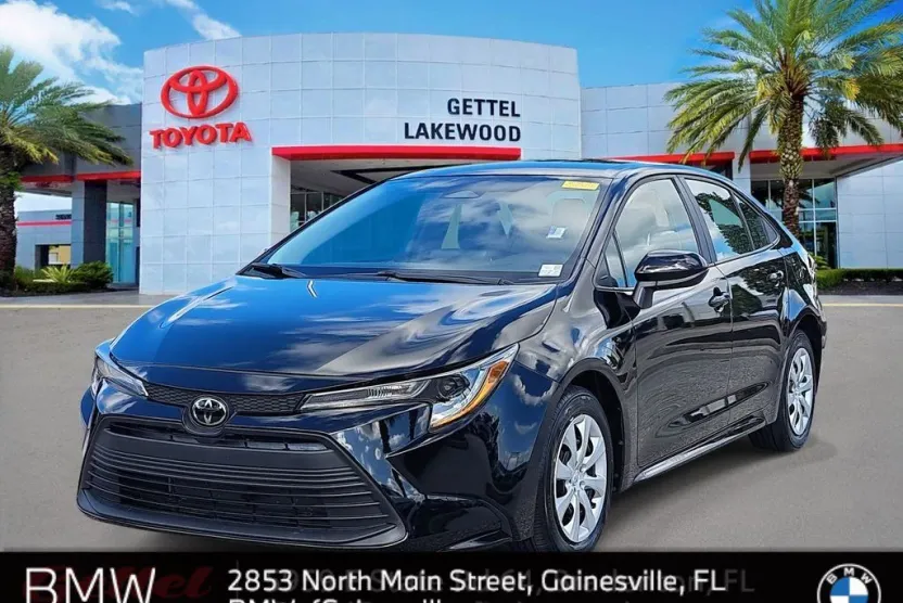 2024 Toyota Corolla LE photo 1