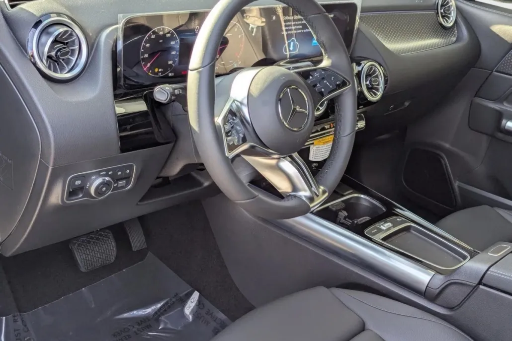 2025 Mercedes Benz GLA 250 photo 1