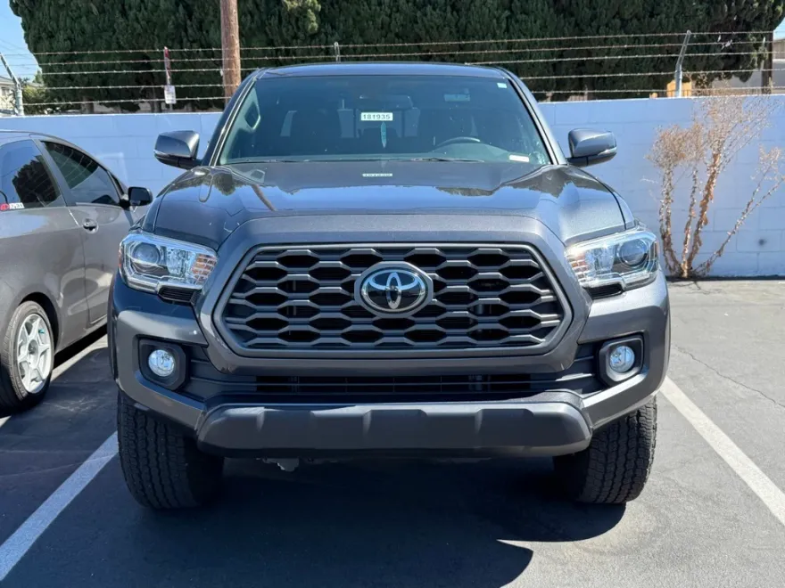 2023 Toyota Tacoma TRD Off-Road photo 1