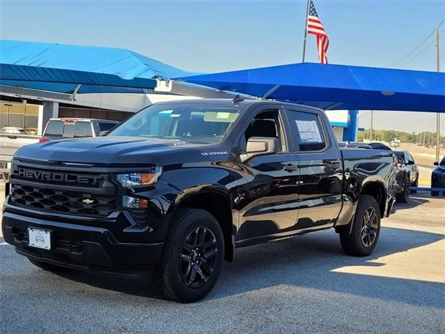 2026 Chevrolet Silverado 1500 Custom photo 1
