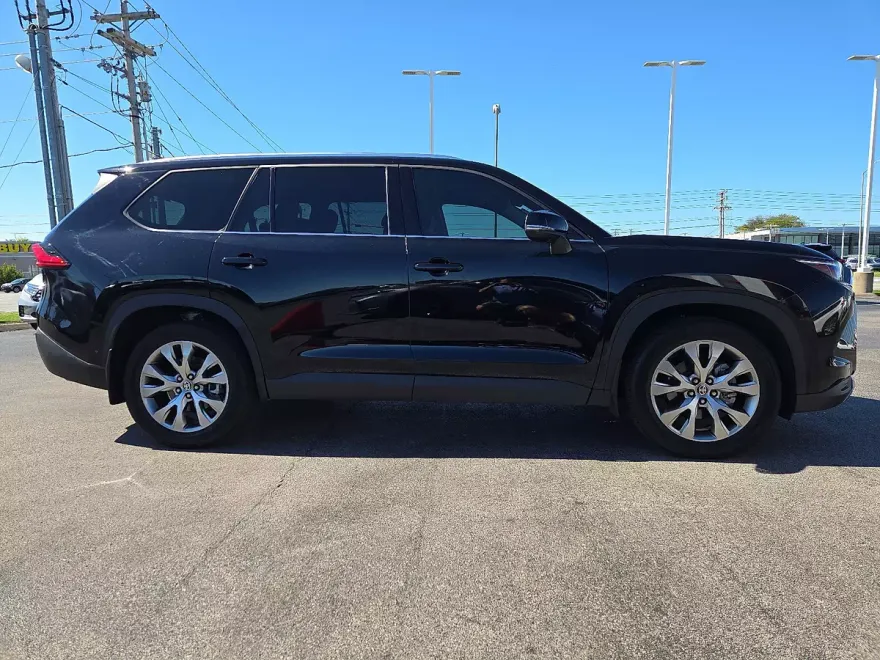 2024 Toyota Grand Highlander Limited photo 1