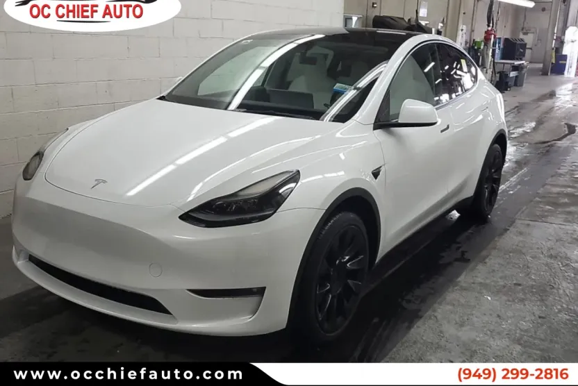 2022 Tesla Model Y Long Range photo 1