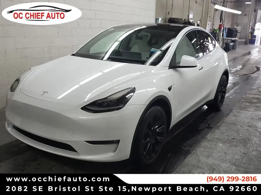 2022 Tesla Model Y Long Range photo 1