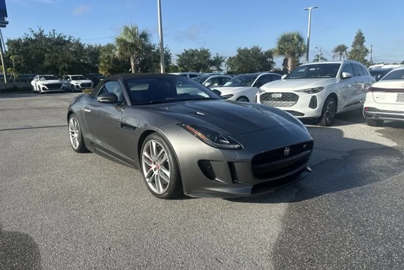2017 Jaguar F-TYPE R photo 1