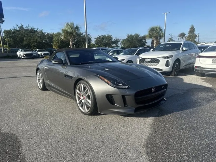 2017 Jaguar F-TYPE R photo 1
