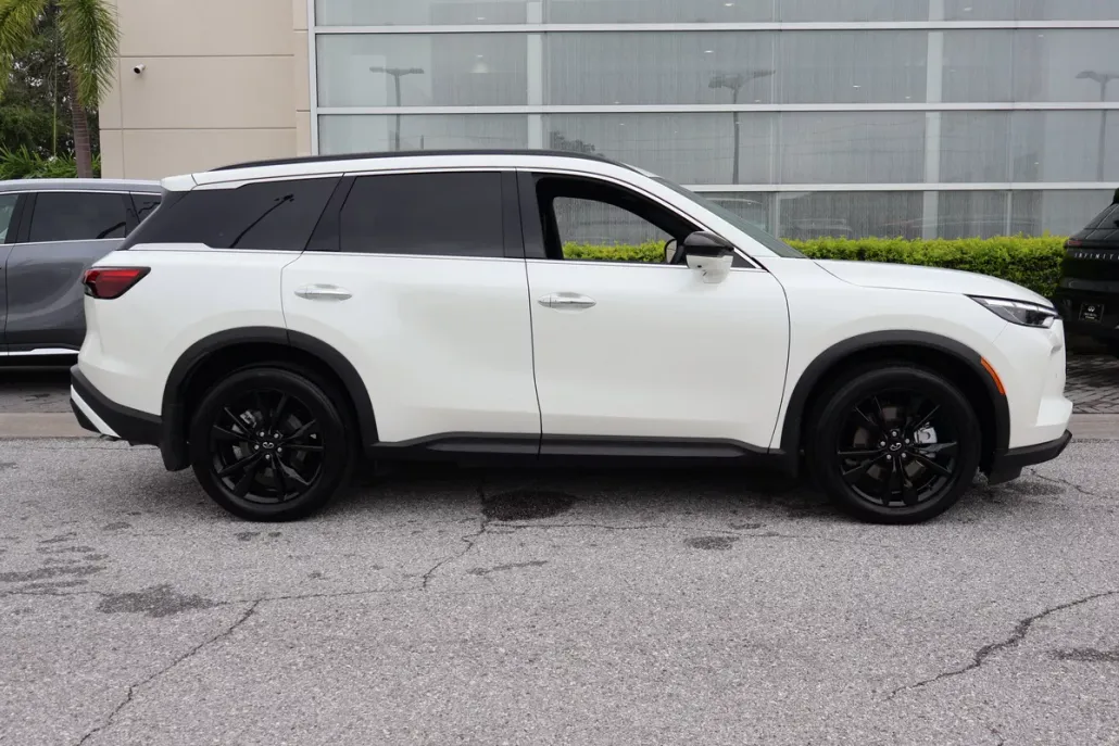 2025 Infiniti QX60 Luxe photo 1