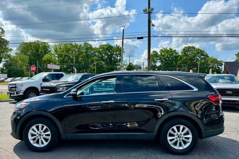2020 Kia Sorento LX V6 photo 1