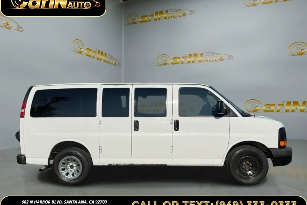 2012 Chevrolet Express Passenger photo 1