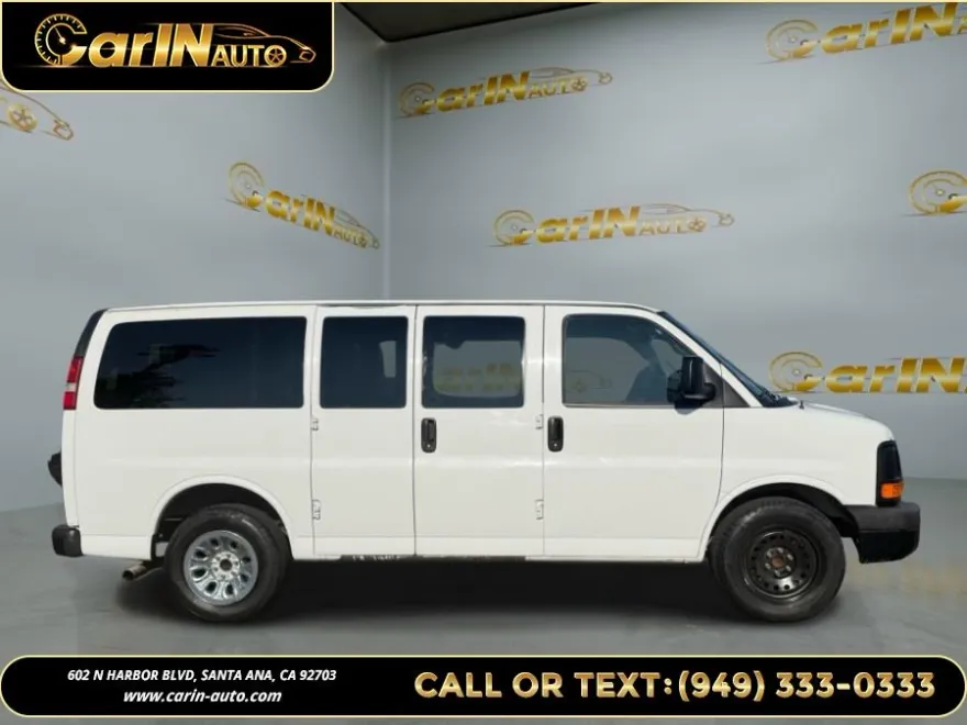 2012 Chevrolet Express Passenger photo 1