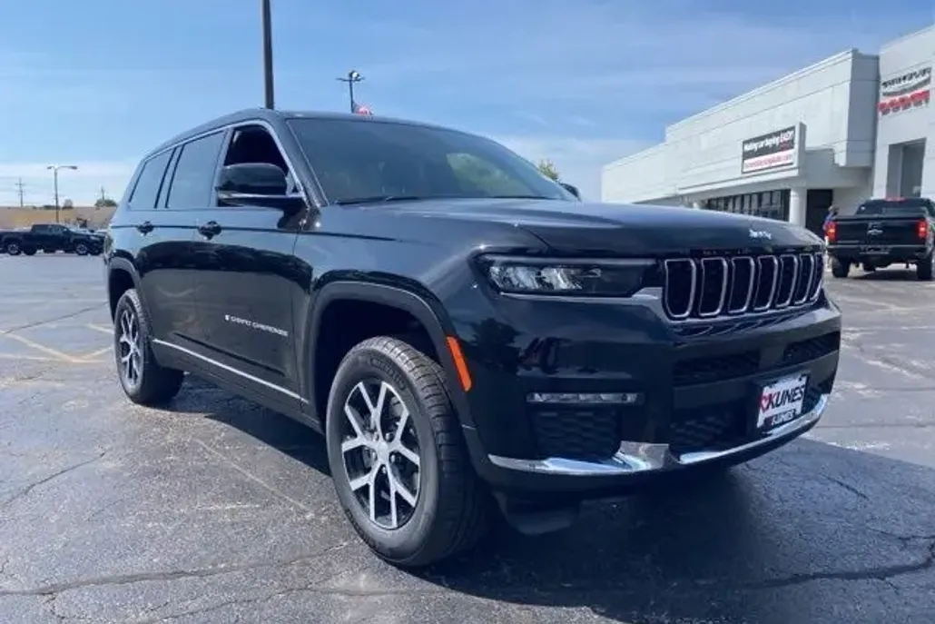 2025 Jeep Grand Cherokee Limited photo 1