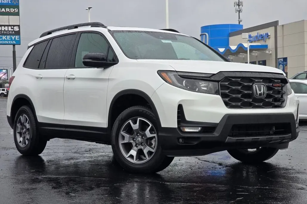 2022 Honda Passport TrailSport photo 1