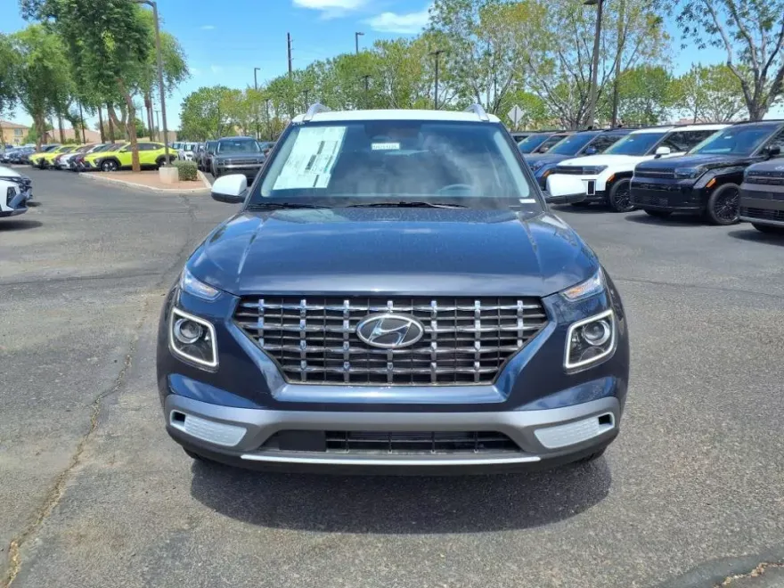 2025 Hyundai Venue SEL Limited photo 1