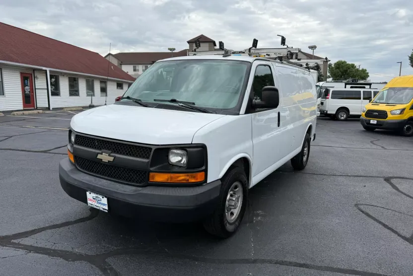 2017 Chevrolet Express 2500 Cargo photo 1