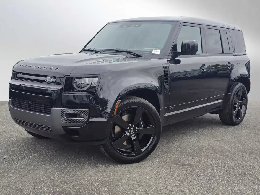 2025 Land Rover Defender 110 photo 1