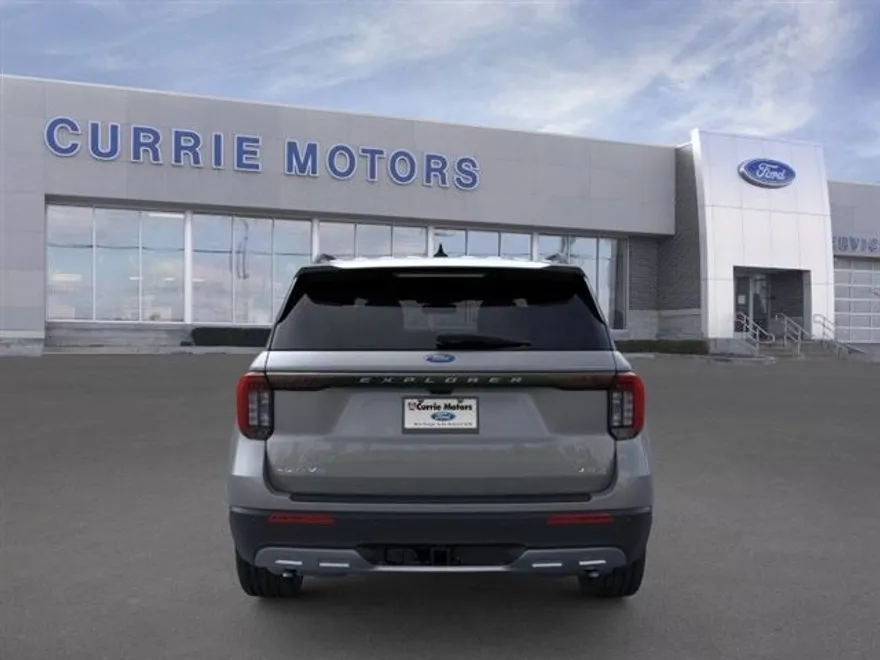 2025 Ford Explorer photo 1