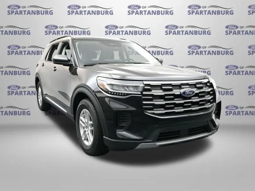 2025 Ford Explorer photo 1
