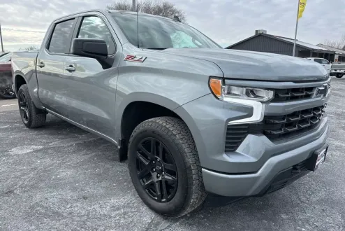 2025 Chevrolet Silverado 1500 RST photo 2