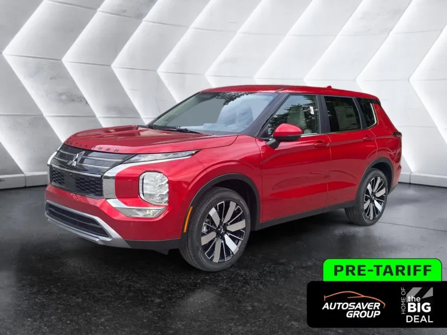 2025 Mitsubishi Outlander SE photo 1