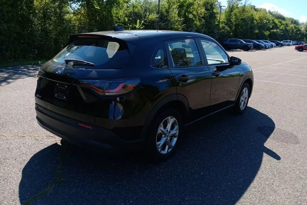 2023 Honda HR-V LX photo 1