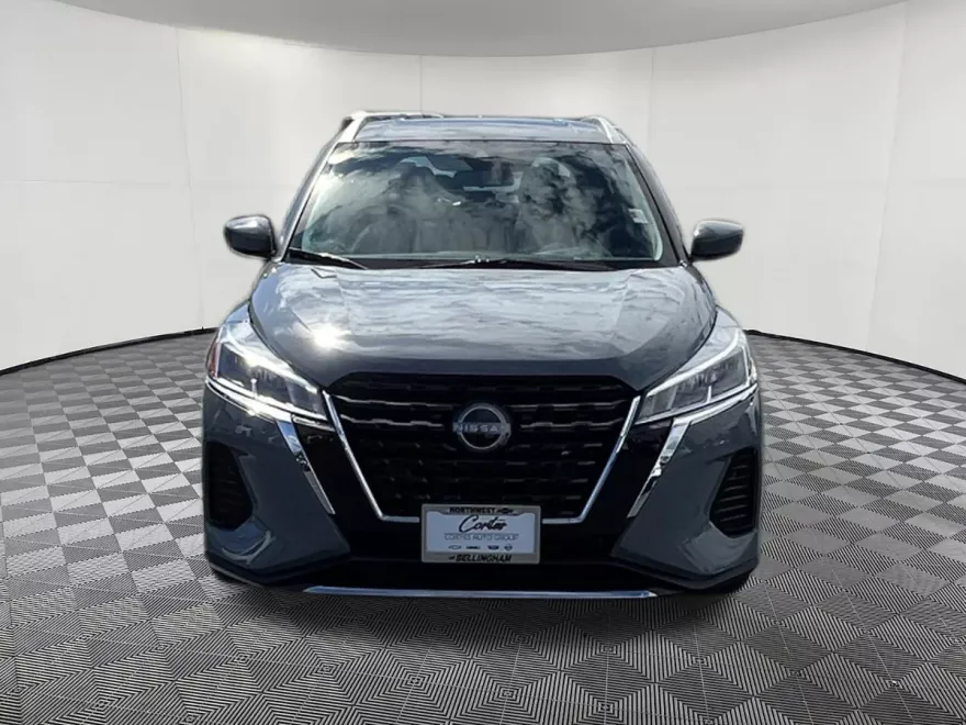 2024 Nissan Kicks SV photo 1