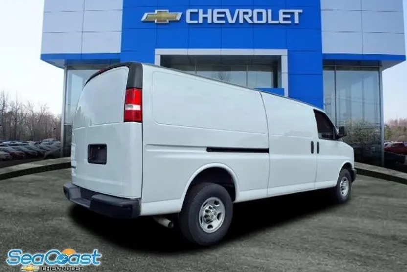 2023 Chevrolet Express Cargo 2500 Base photo 1