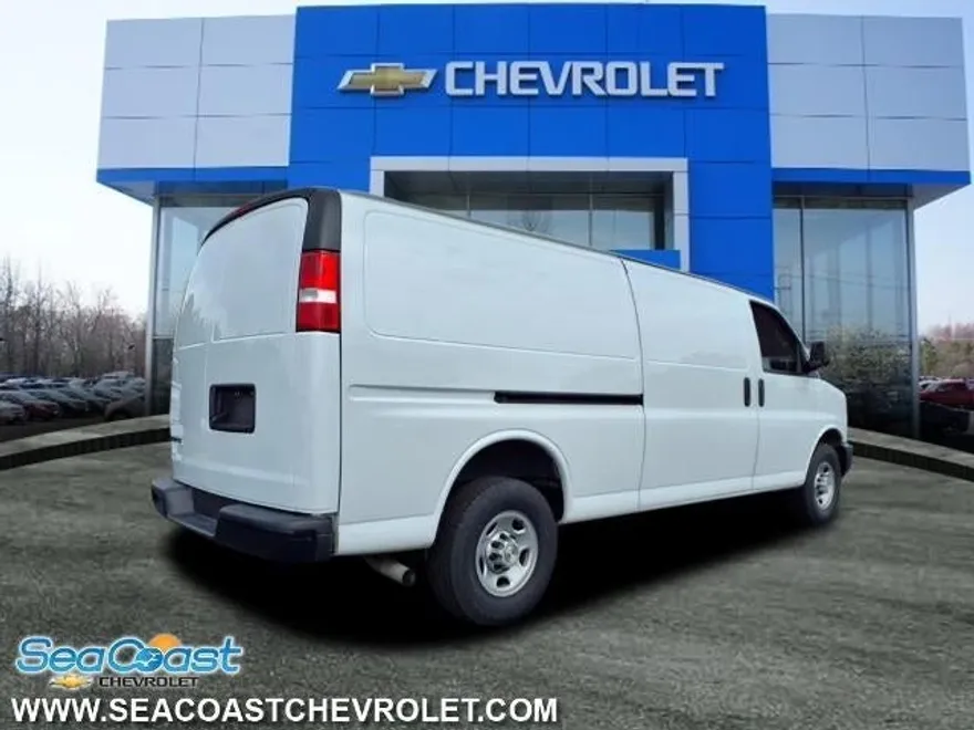 2023 Chevrolet Express Cargo 2500 Base photo 1