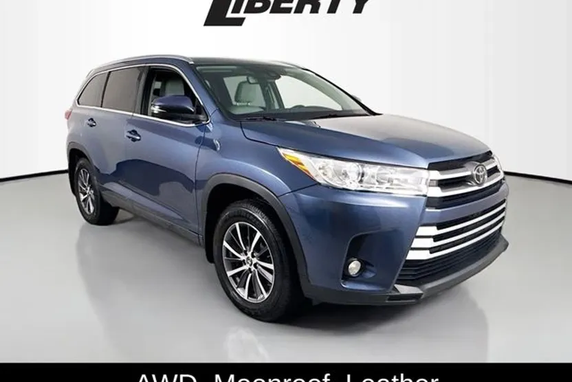 2017 Toyota Highlander XLE photo 1