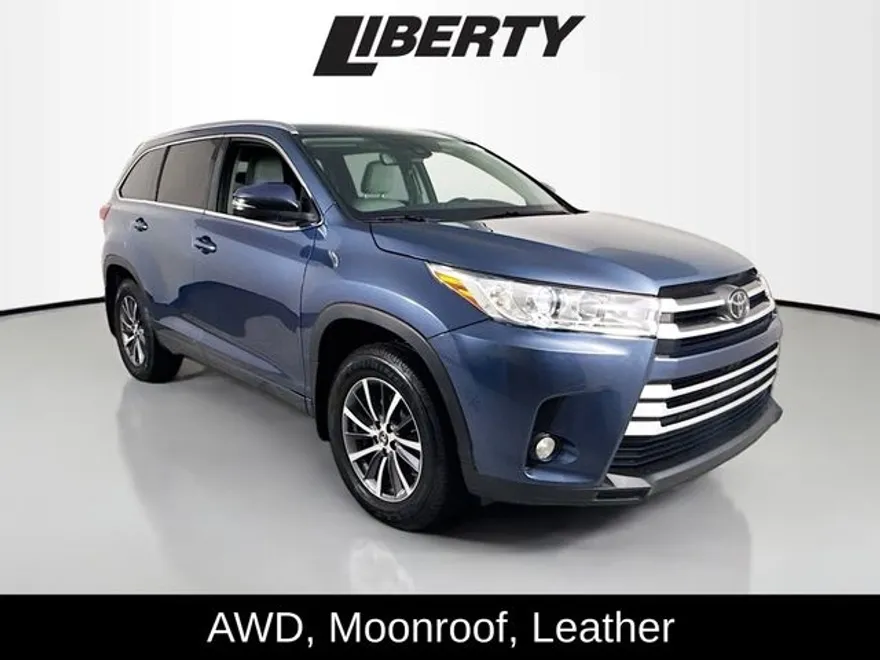 2017 Toyota Highlander XLE photo 1