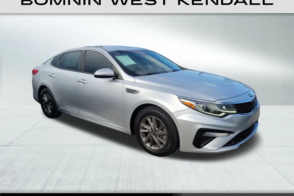 2020 Kia Optima LX photo 1