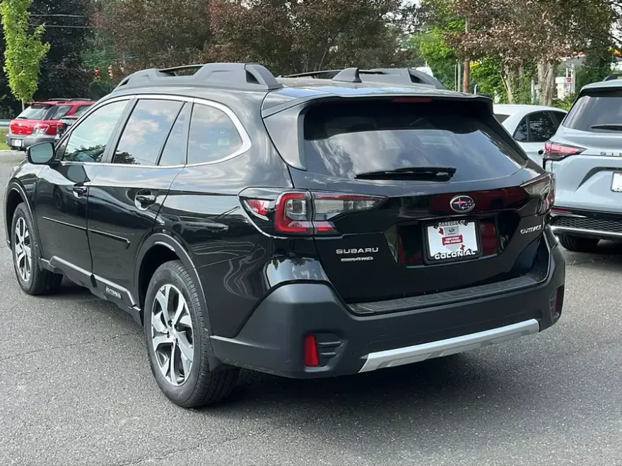 2022 Subaru Outback Limited photo 1