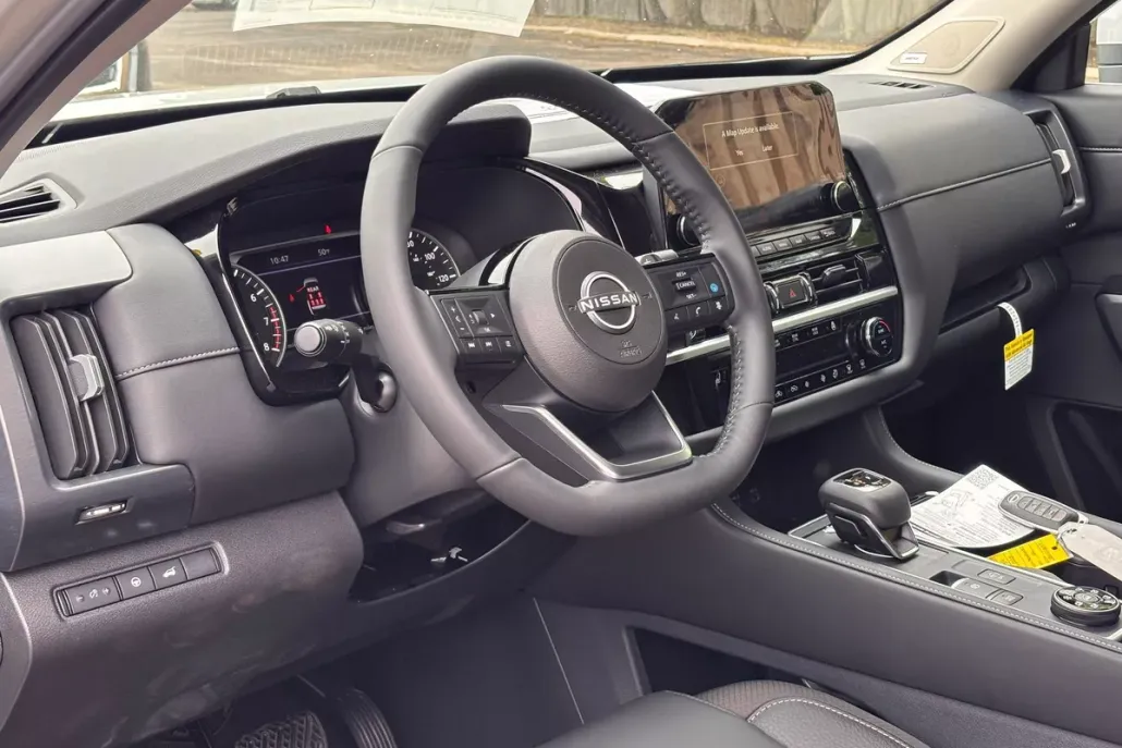 2025 Nissan Pathfinder SL photo 1