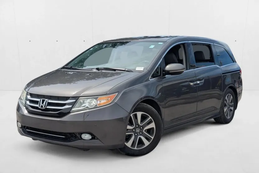2014 Honda Odyssey Touring photo 1