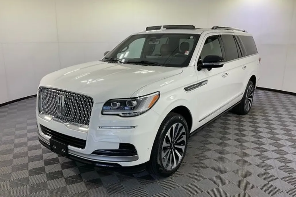 2024 Lincoln Navigator L Reserve photo 1
