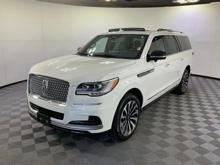2024 Lincoln Navigator L Reserve photo 1