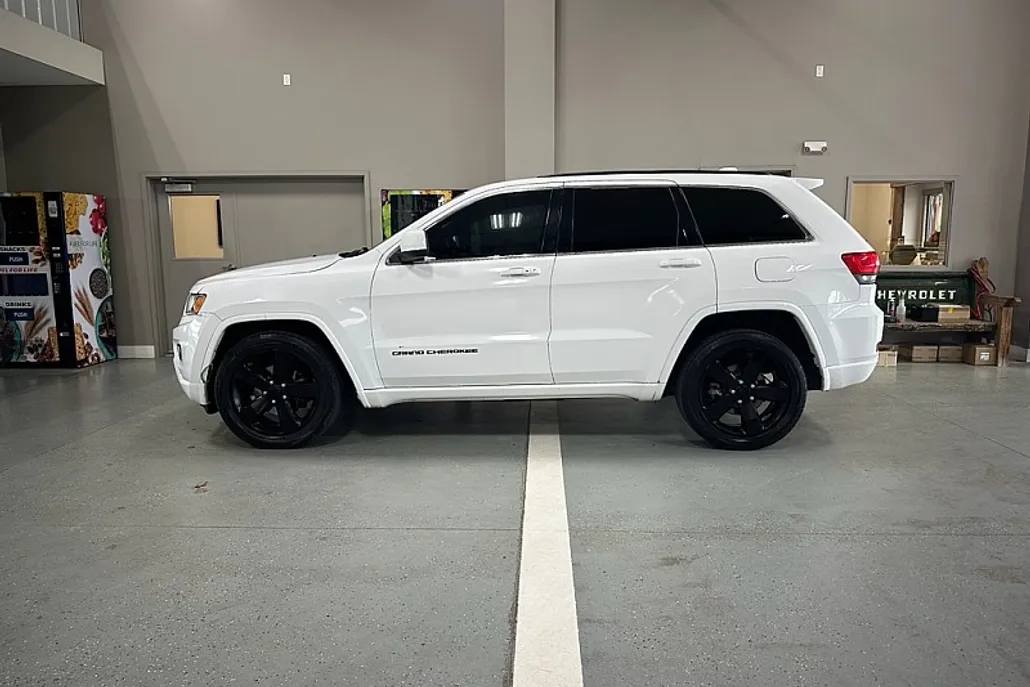 2015 Jeep Grand Cherokee Altitude photo 1