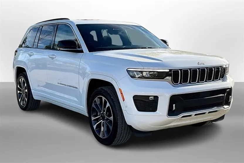 2024 Jeep Grand Cherokee Overland photo 1