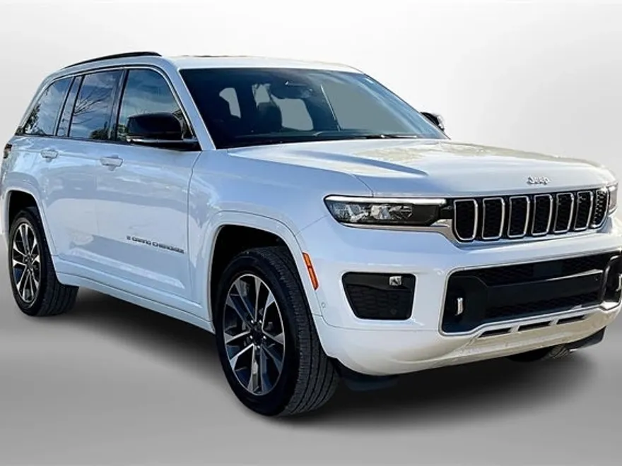 2024 Jeep Grand Cherokee Overland photo 1