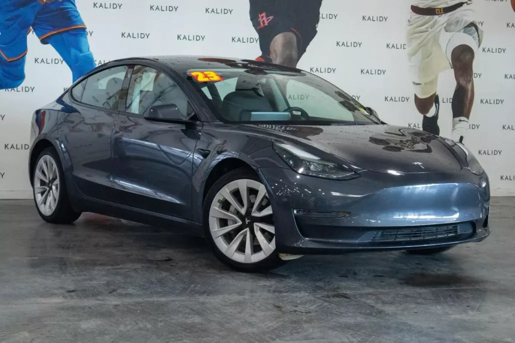 2023 Tesla Model 3 photo 1