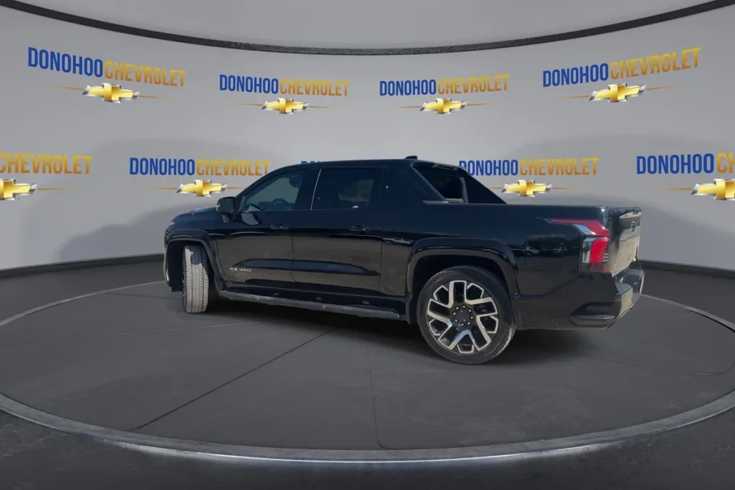 2024 Chevrolet Silverado EV RST photo 1