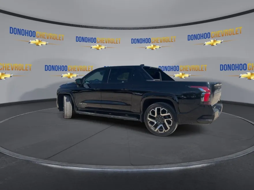 2024 Chevrolet Silverado EV RST photo 1
