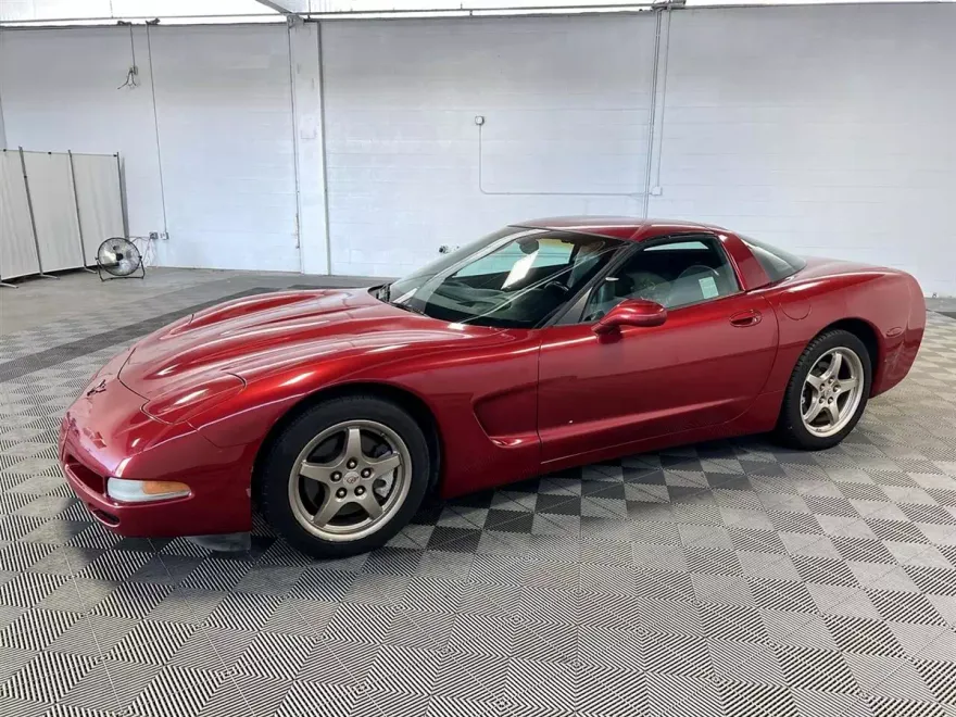 2004 Chevrolet Corvette photo 1