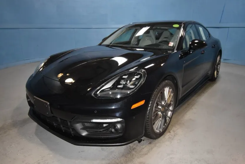 2023 Porsche Panamera Platinum photo 1