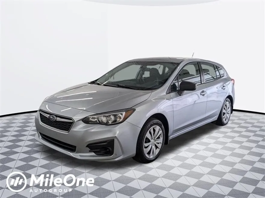 2017 Subaru Impreza 2.0i photo 1